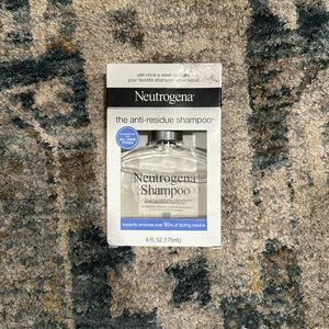 New Neutrogena Shampoo 6oz (175 ml)